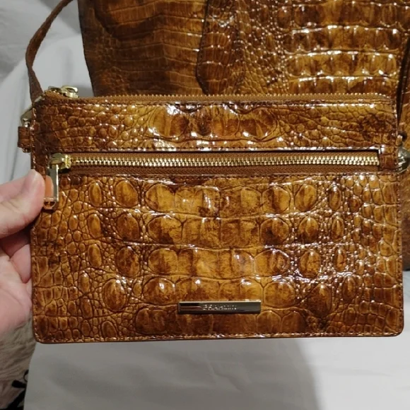 SALE! Auth Brahmin Melbourne Athena Pecan Crocodile Embossed Tote W Attached Bag - Picture 2 of 15